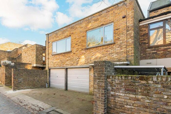 2 Bedroom Flat To Rent In Murray Mews, Camden, NW1