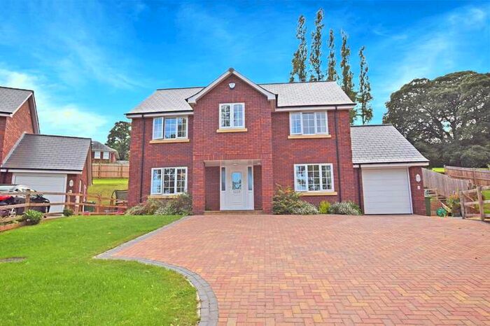 4 Bedroom Detached House To Rent In Pinn Hill, Exeter, Devon, EX1