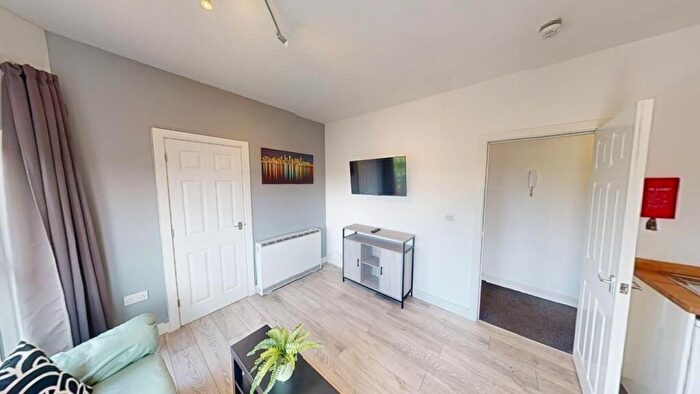 2 Bedroom Flat To Rent In Burns Street, Nottingham, NG7