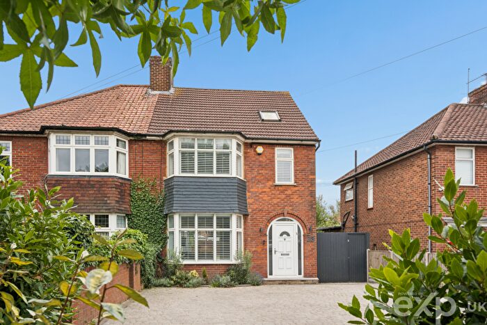 4 Bedroom Semi-Detached House For Sale In Bunns Lane, London, NW7