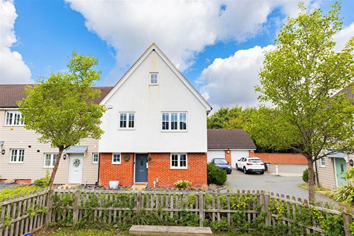 4 Bedroom Detached House For Sale In Saffron Way, Little Canfield, Dunmow, CM6