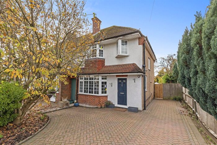 3 Bedroom Semi-Detached House For Sale In Geralds Road, High Wycombe, HP13