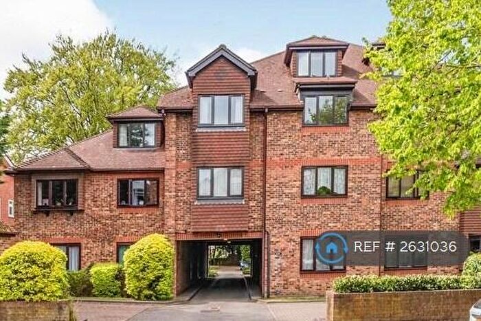 3 Bedroom Flat To Rent In Balmoral Court, Sutton, SM2