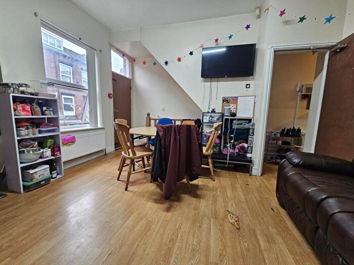 6 Bedroom House To Rent In Norwood Road, Leeds, LS6