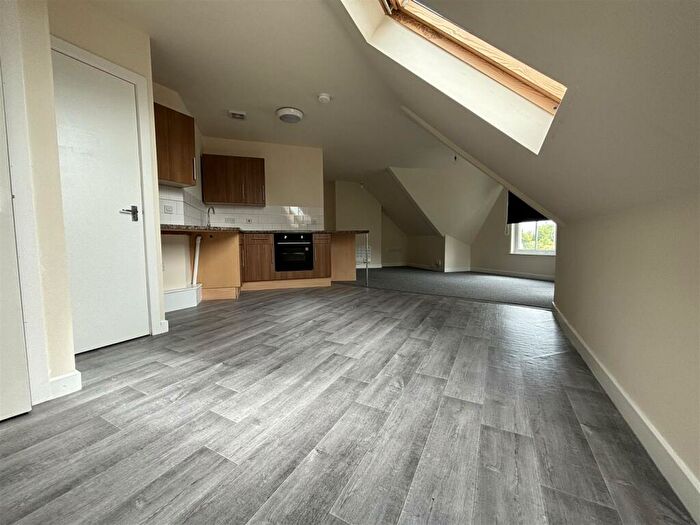 2 Bedroom Apartment To Rent In Flat Hessle Road Hull, HU3