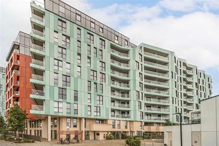 2 Bedroom Flat To Rent In Telegraph Avenue, London, SE10
