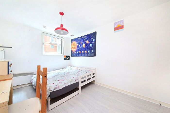 1 Bedroom Flat For Sale In Salamanca Place, London, SE1