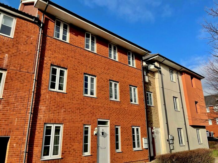 2 Bedroom Apartment To Rent In Omaha Drive, Exeter, EX2