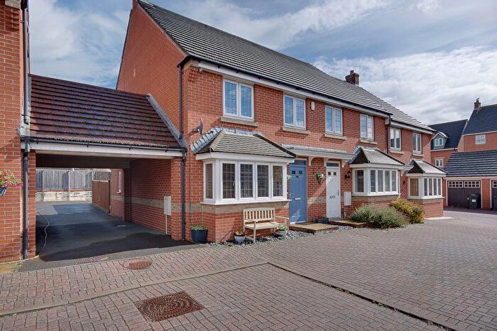 3 Bedroom End Of Terrace House For Sale In Wilkins Gardens, Bournemouth, BH8