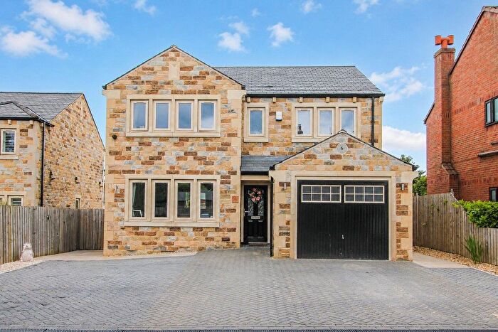 4 Bedroom Detached House For Sale In Holme Croft, Durkar, Wakefield, WF4