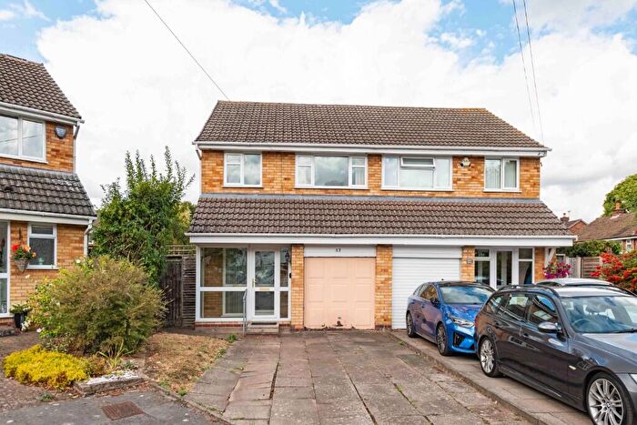 3 Bedroom Semi-Detached House For Sale In Leafield Road, Solihull, B92