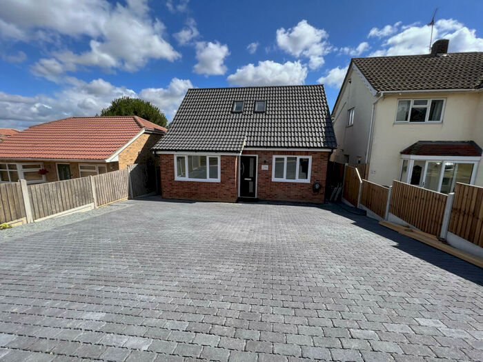 4 Bedroom Detached House To Rent In Uplands Park Road, Rayleigh, SS6