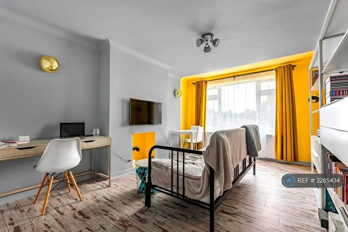 2 Bedroom Flat To Rent In Orpington, London, BR5