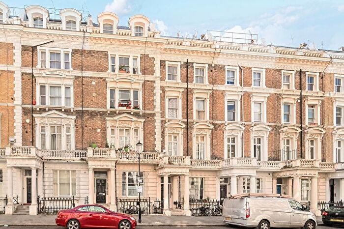 1 Bedroom Flat For Sale In Clanricarde Gardens, London, W2