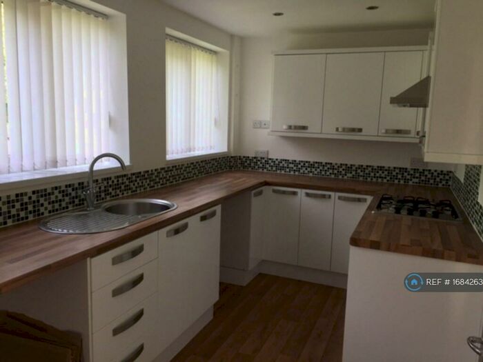 2 Bedroom Semi-Detached House To Rent In Bridge Gardens, Barnsley, S71