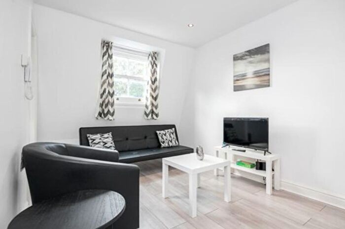 1 Bedroom Flat To Rent In Lewisham Way, London, SE14