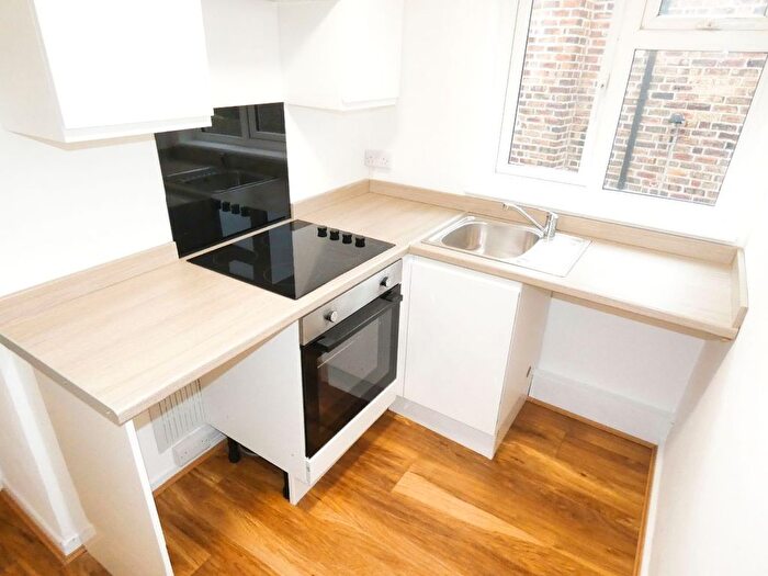 Studio To Rent In The Parkway, Hanley, Stoke-On-Trent, ST1