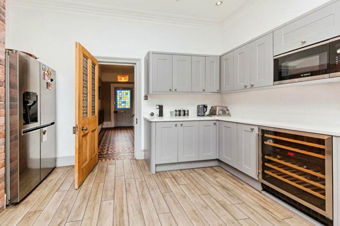 6 Bedroom Terraced House For Sale In Longton Road, Stoke-on-Trent, ST4