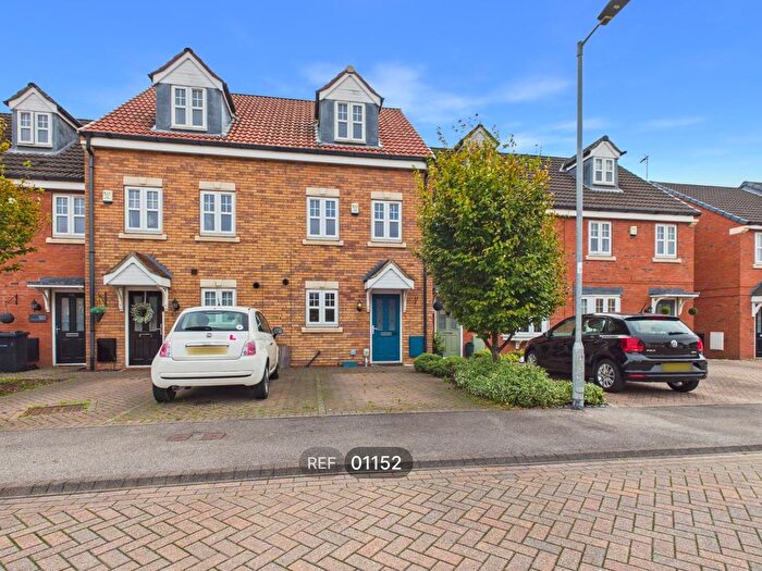 3 Bedroom Terraced House To Rent In Pools Brook Park, Kingswood, Hull, HU7