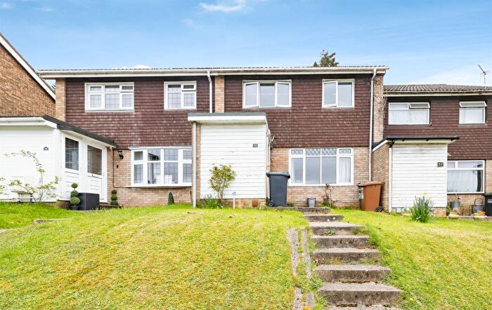 3 Bedroom Terraced House For Sale In Gibbs Couch, Watford, WD19