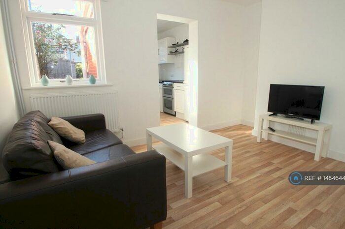 3 Bedroom End Of Terrace House To Rent In Canterbury, Canterbury, CT1