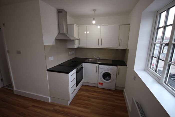 2 Bedroom Flat To Rent In Lees Parade, Uxbridge Road, Hillingdon, Uxbridge, UB10