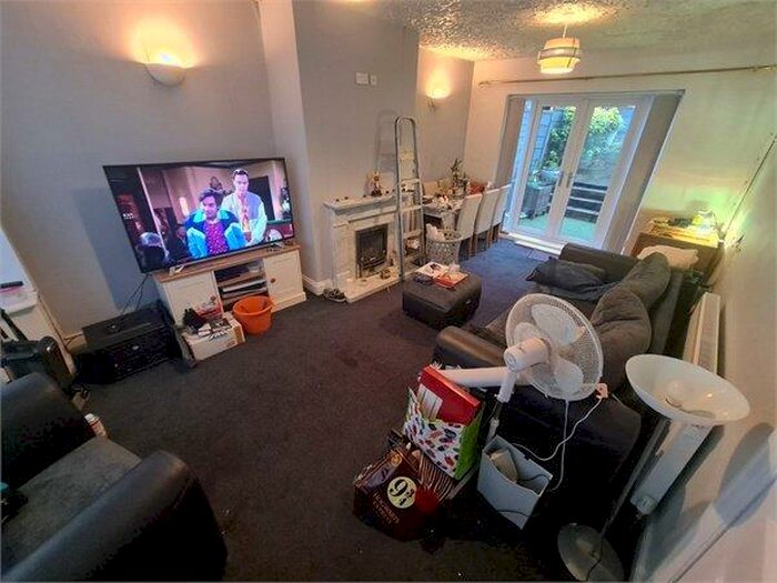 3 Bedroom Semi Detached House For Sale In Victoria Avenue East