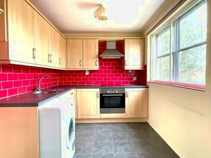 2 Bedroom Flat To Rent In Marlowe Gardens, London, SE9