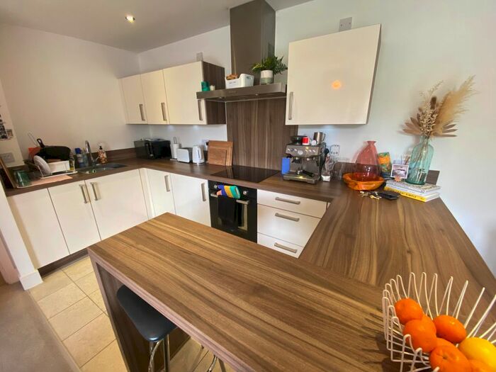 2 Bedroom Flat To Rent In Selskar Court, Usk Way, Newport, NP20