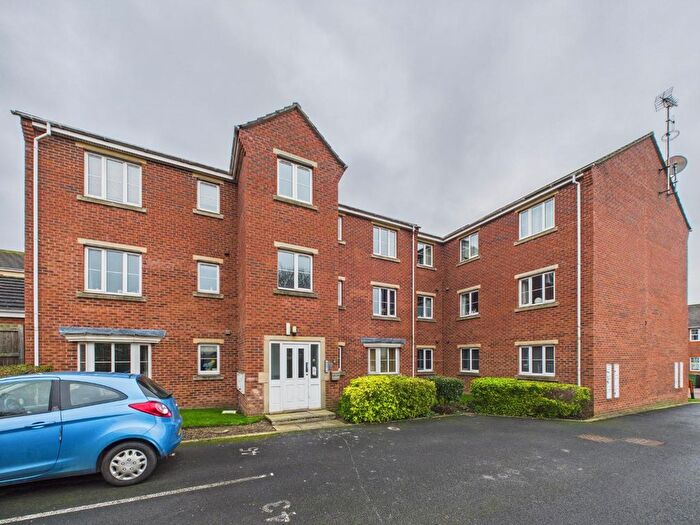 2 Bedroom Flat For Sale In Bed First Floor Flat, Neptune Drive, Bridlington, YO16