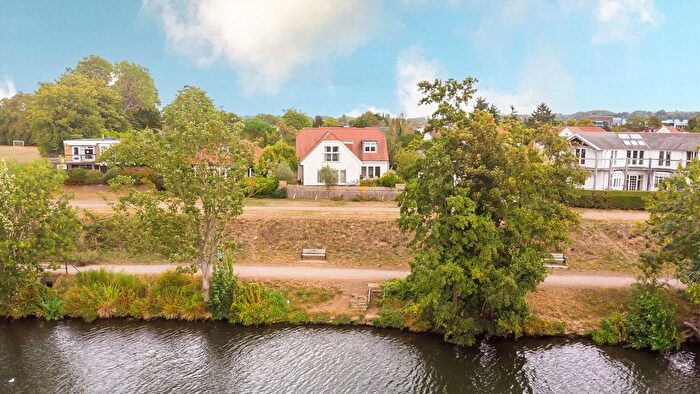 4 Bedroom Detached House To Rent In Lower Ham Road, Kingston Upon Thames, KT2