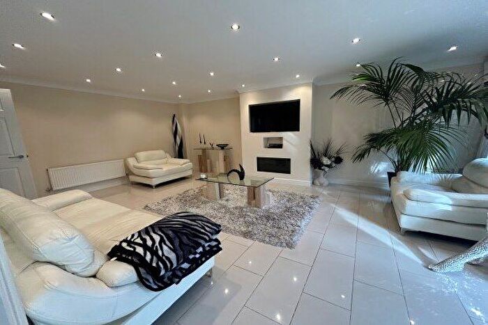 5 Bedroom Town House To Rent In Ye Priory Court, Liverpool, L25