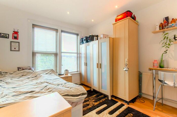 Studio To Rent In Ballards Lane, Finchley, London, N3