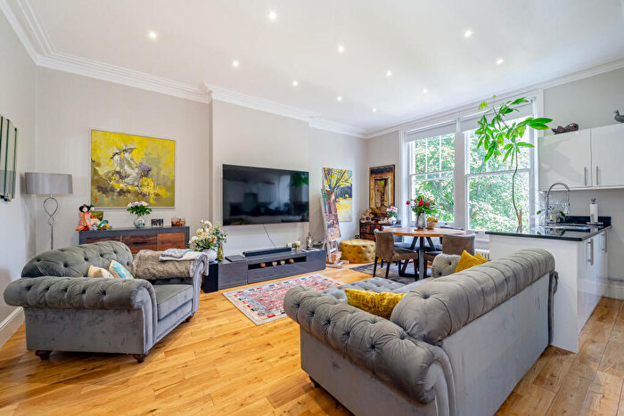 1 Bedroom Flat For Sale In Canfield Gardens, London, NW6