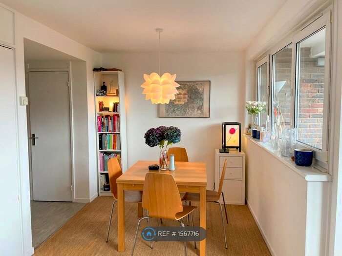 3 Bedroom Maisonette To Rent In Gibson Road, London, SE11