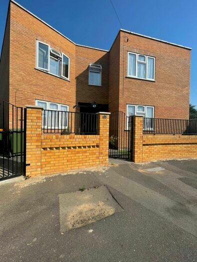 1 Bedroom Flat To Rent In Buckingham Road, Stratford E15