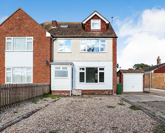 4 Bedroom Semi-Detached House To Rent In Romney Way, Hythe, Kent, CT21