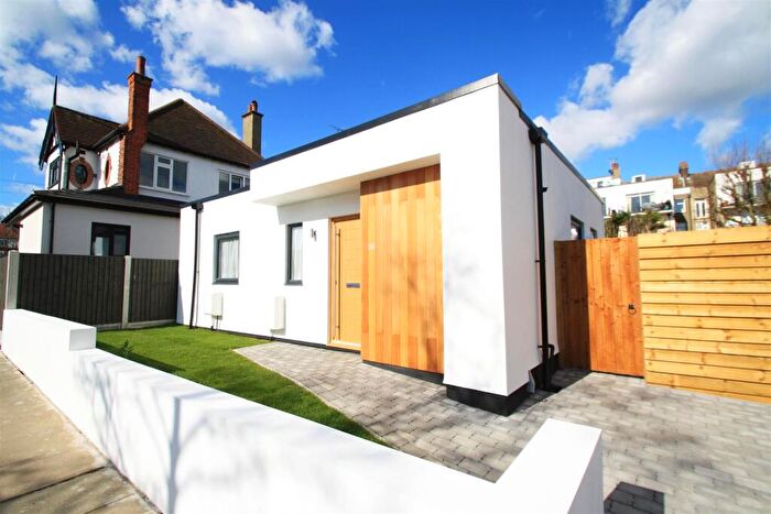 1 Bedroom Detached Bungalow To Rent In Thames Drive, Leigh-On-Sea, SS9