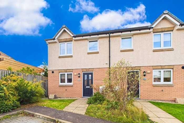 3 Bedroom Semi-Detached House For Sale In Buttercup Crescent, Newton Farm, G72