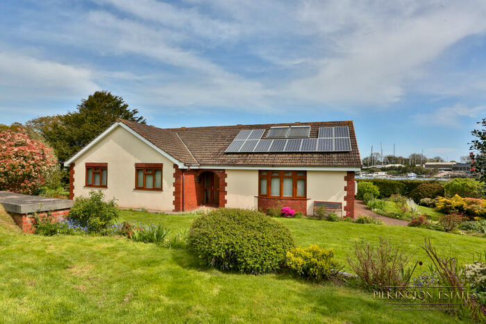 3 Bedroom Bungalow For Sale In Lower Anderton Road, Millbrook, Torpoint, Cornwall, PL10