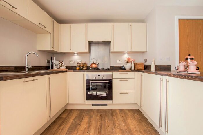 1 Bedroom Flat To Rent In Prince Regent Mews, Cheltenham, GL52