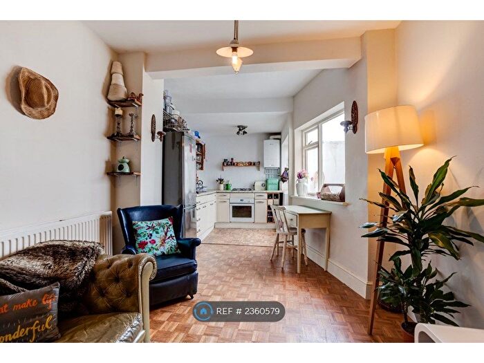 2 Bedroom Flat To Rent In Clifton Place, Brighton, BN1