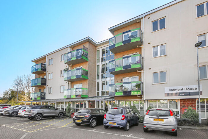 2 Bedroom Apartment For Sale In Johnstone Close, Bracknell, RG12