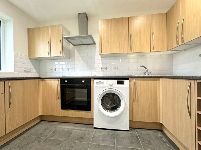 1 Bedroom Flat For Sale In Louvain Road, Greenhithe, Kent, DA9