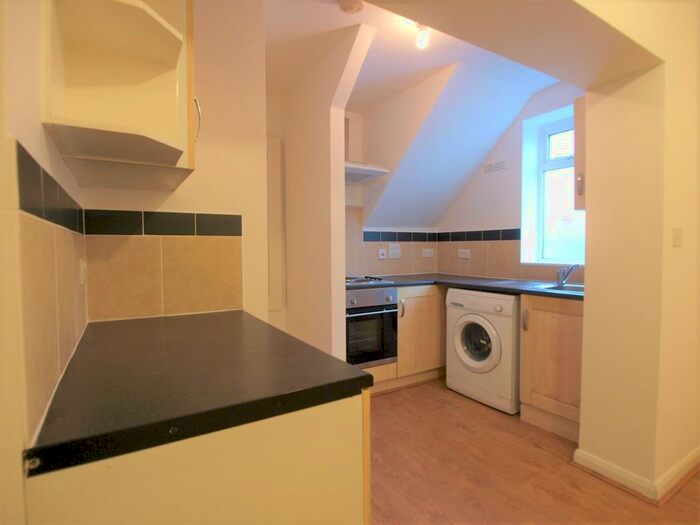 1 Bedroom Flat To Rent In Oakleigh Road North, Whetstone, N20