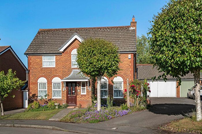 4 Bedroom Detached House For Sale In Fontwell Drive, Alton, Hampshire, GU34