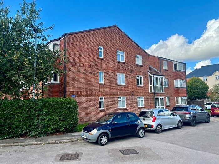 2 Bedroom Flat For Sale In Broadway Park, Stevenson Close, Wimborne, BH21