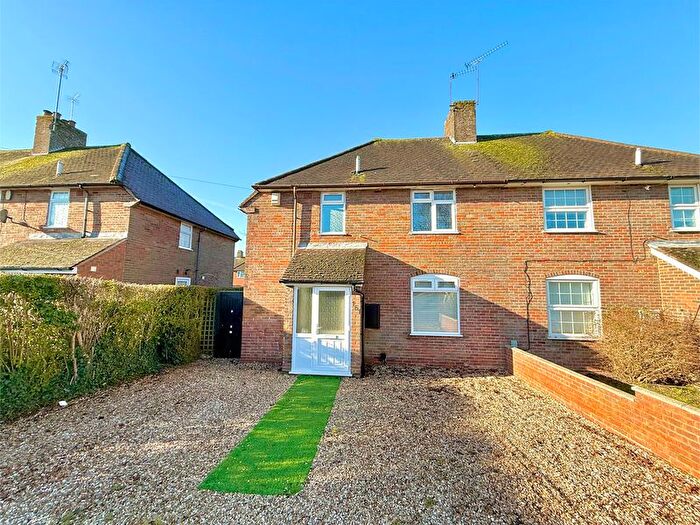 3 Bedroom Semi Detached House For Sale In Chiltern Road, Dunstable, LU6