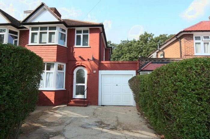 3 Bedroom Semi-Detached House To Rent In Woodland Rise, Greenford, UB6
