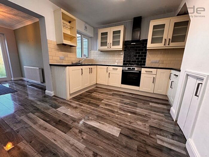 1 Bedroom Semi-Detached House For Sale In Ridgehill Avenue, Sheffield, S12